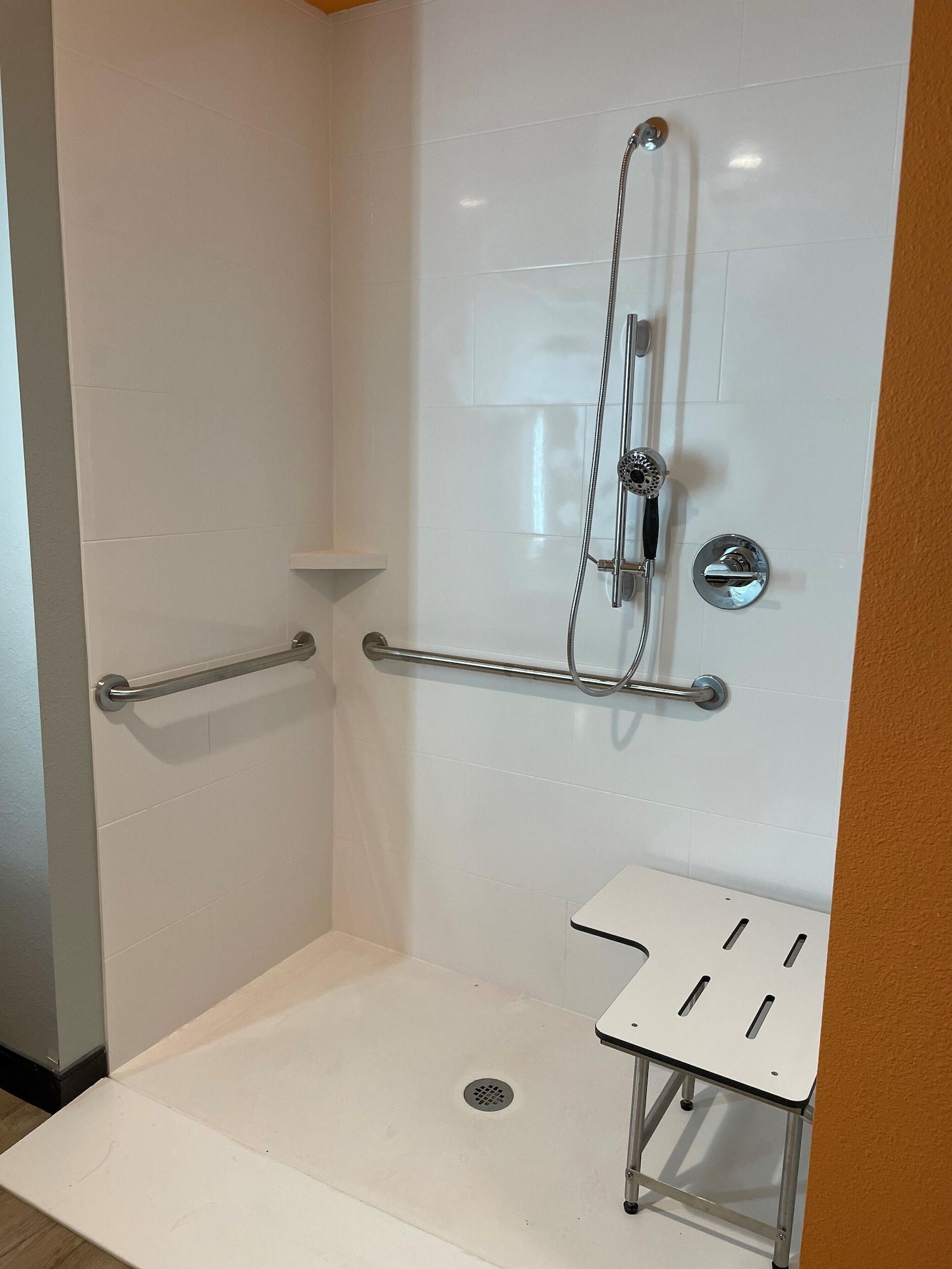 La Quinta Inn & Suites By Wyndham San Antonio Seaworld Lafb Exteriör bild
