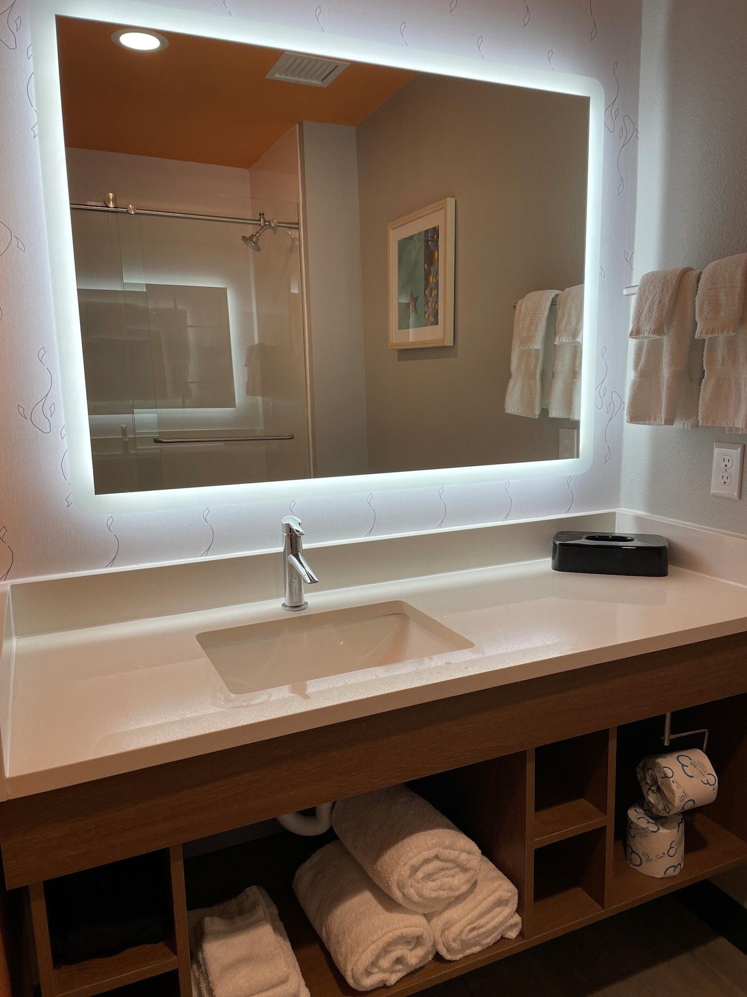 La Quinta Inn & Suites By Wyndham San Antonio Seaworld Lafb Exteriör bild