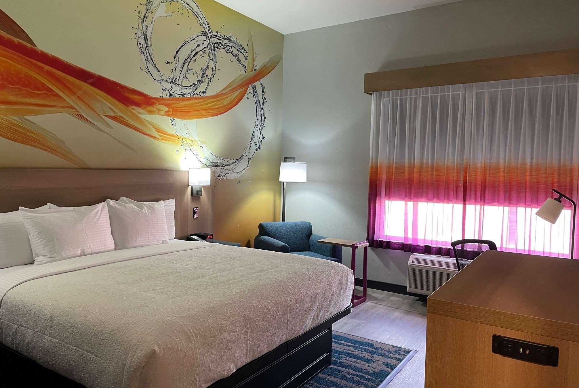 La Quinta Inn & Suites By Wyndham San Antonio Seaworld Lafb Exteriör bild
