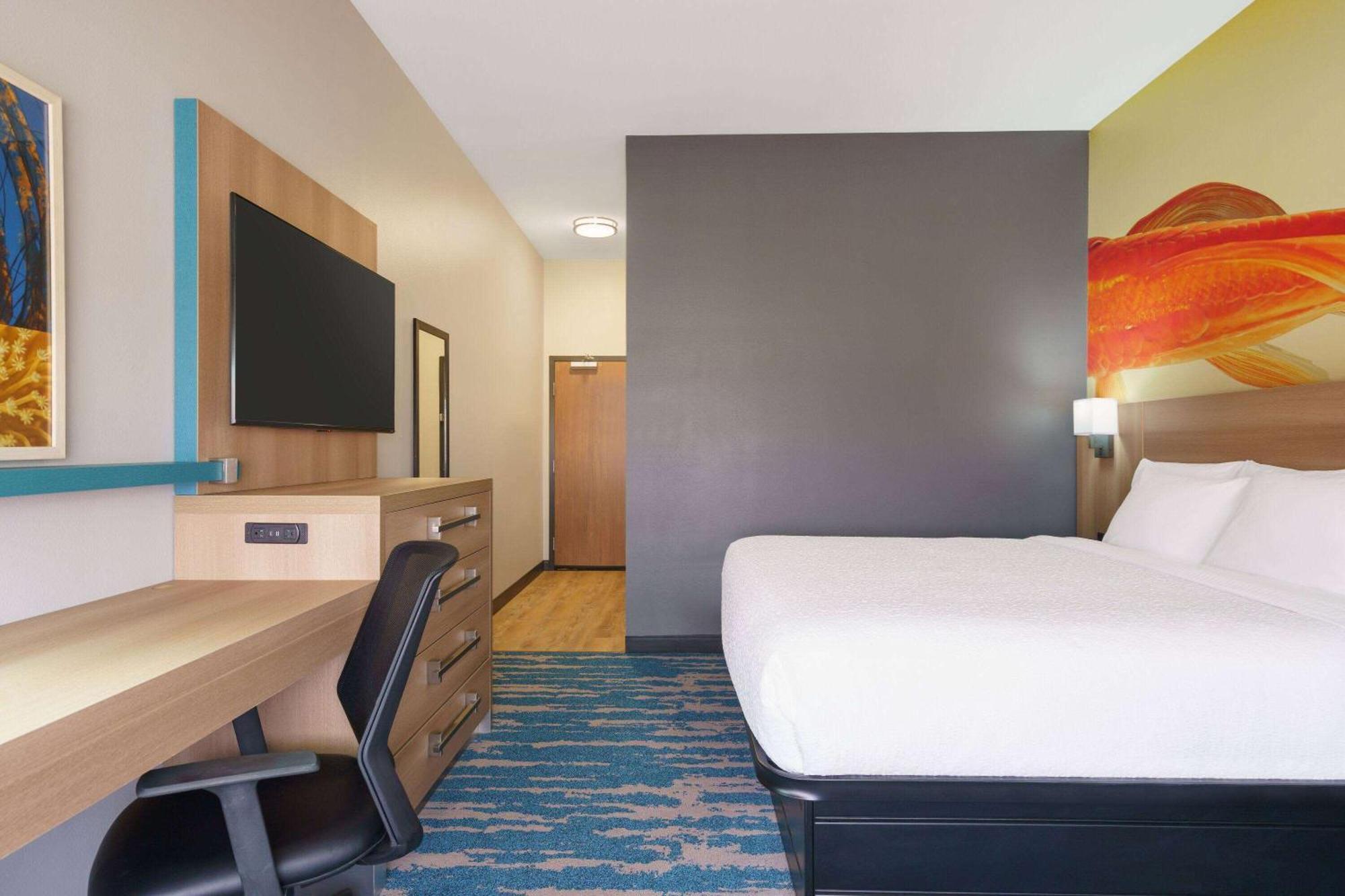 La Quinta Inn & Suites By Wyndham San Antonio Seaworld Lafb Exteriör bild