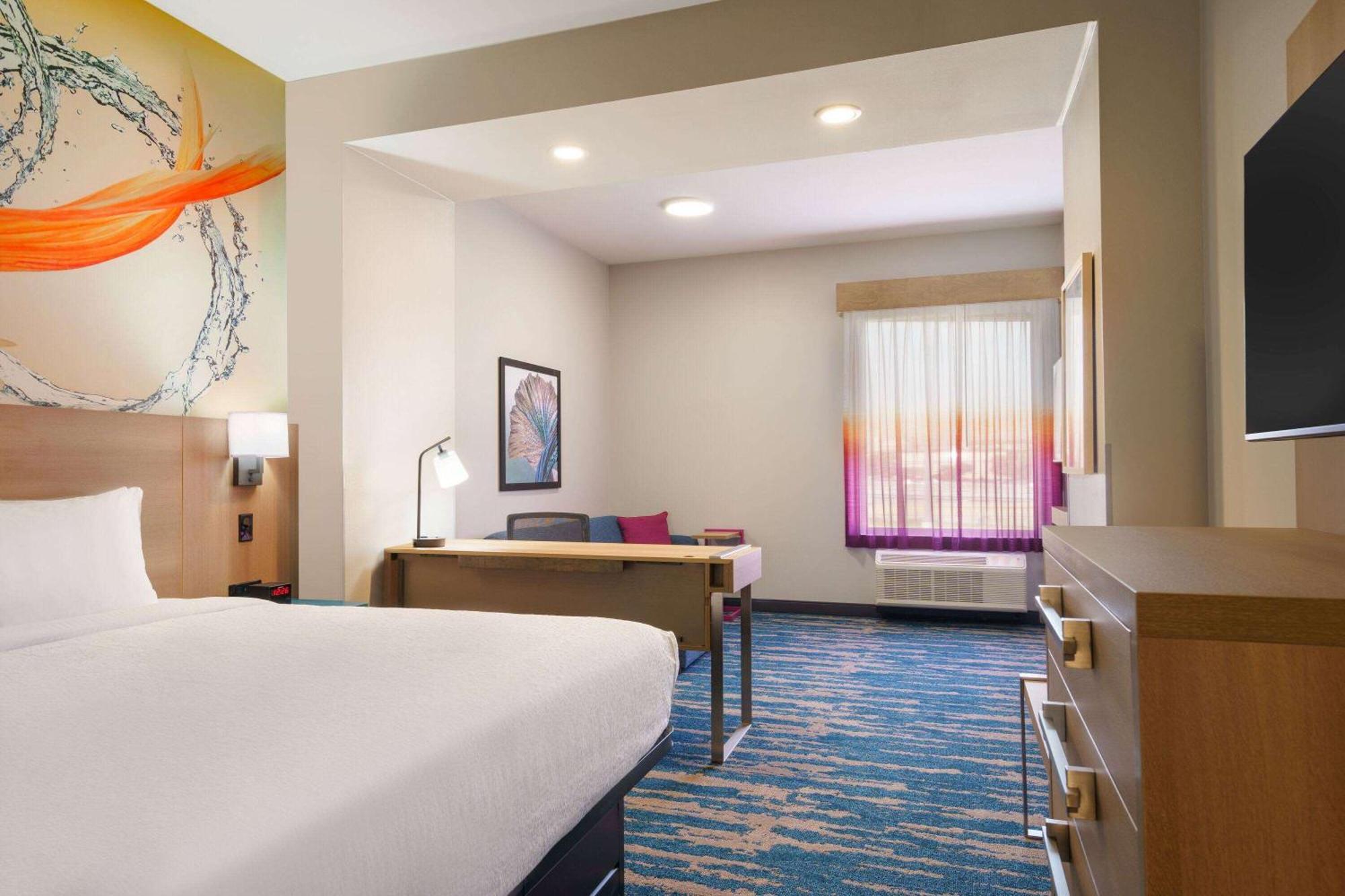 La Quinta Inn & Suites By Wyndham San Antonio Seaworld Lafb Exteriör bild