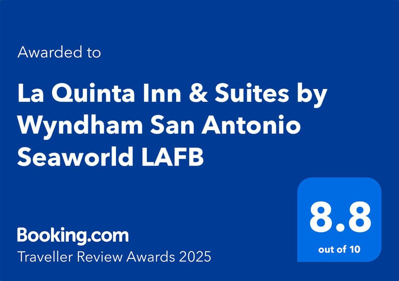 La Quinta Inn & Suites By Wyndham San Antonio Seaworld Lafb Exteriör bild
